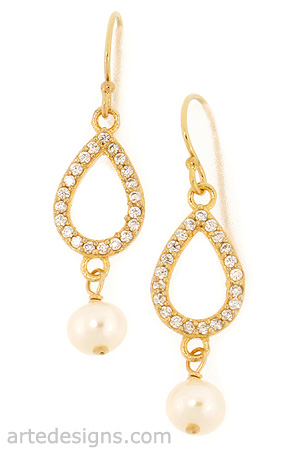 Sparkling Gold Teardrop Pearl Earrings
