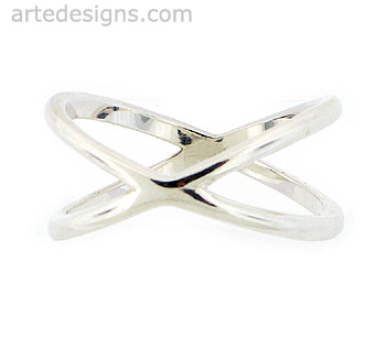 Versatile Sterling Silver Criss Cross Ring
