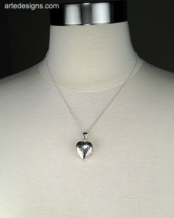Sterling Silver Heart Locket Pendant for 4 Pictures with Chain
